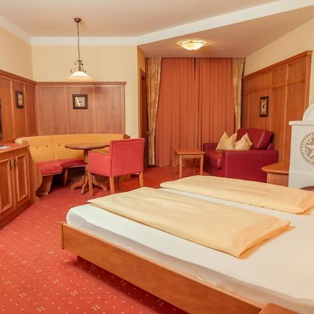 Familien Hotel Mozart Ried im Oberinntal Exterior foto