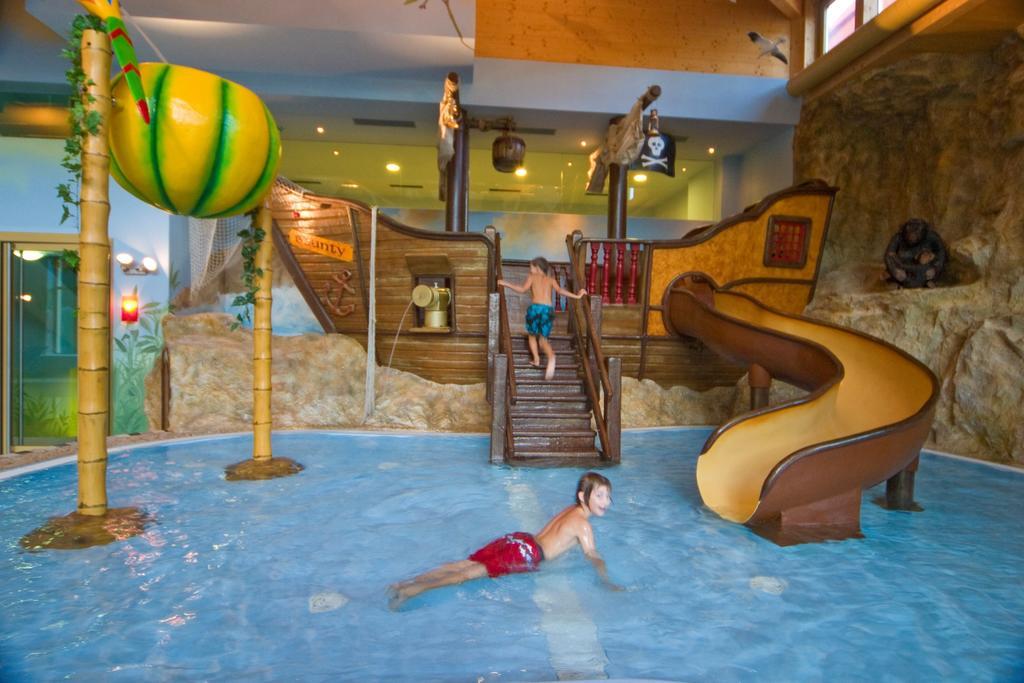 Familien Hotel Mozart Ried im Oberinntal Exterior foto